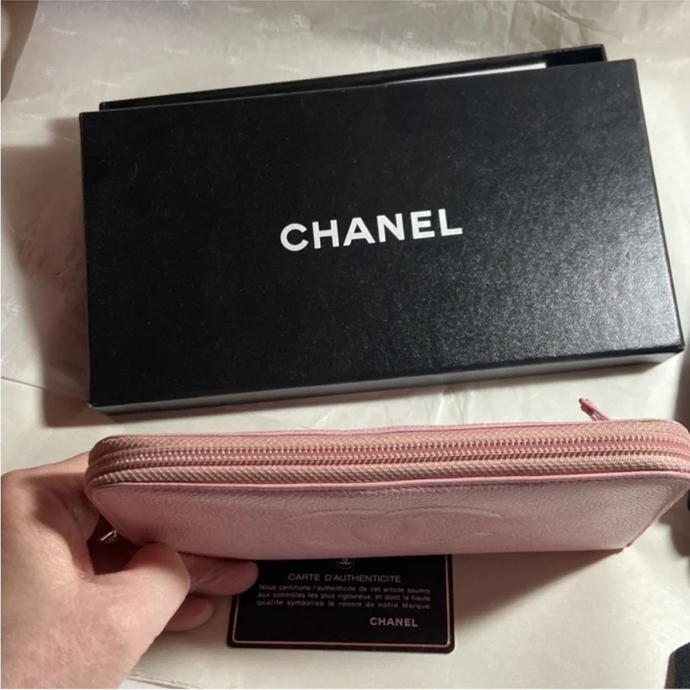 Chanel CC Wallet Pink Caviar Skin
